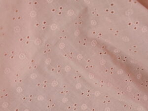 Tissu coton brodé rose au mètre - Atelier Inika