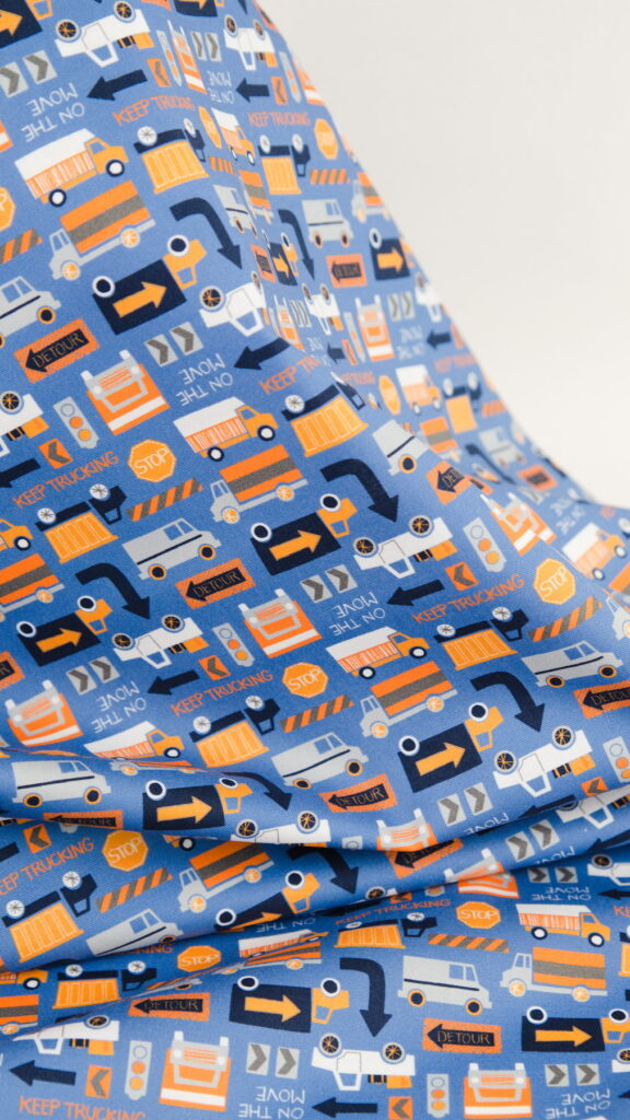 Tissu coton premium imprimé au mètre pour enfant - Camions et véhicules - Atelier Inika