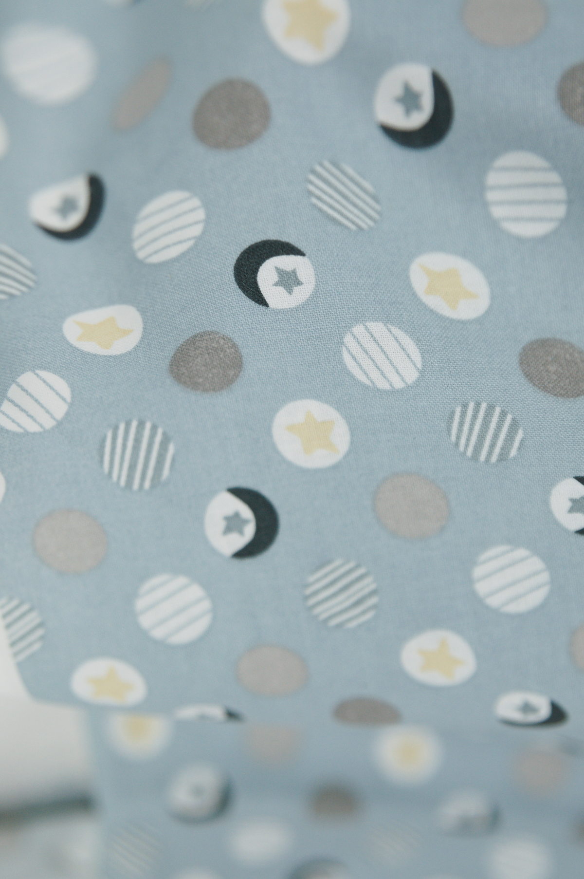 Tissu coton imprimé pour enfant - motif soleil et lune - Atelier Inika