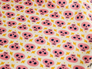 Tissu coton imprimé enfant - Têtes de mort - coton premium au mètre - Atelier Inika