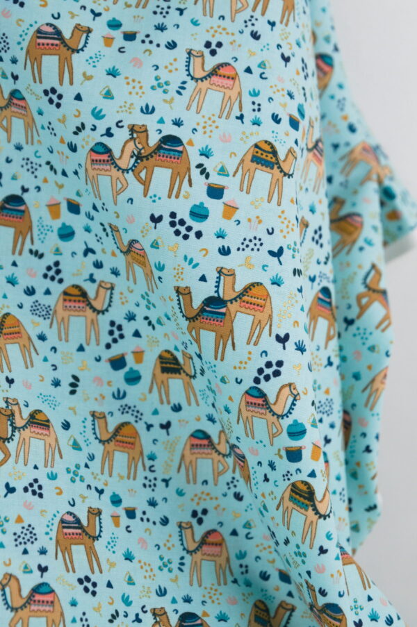 Tissu en coton premium sérigraphié au Japon. Chameaux / Sahara - Atelier Inika.