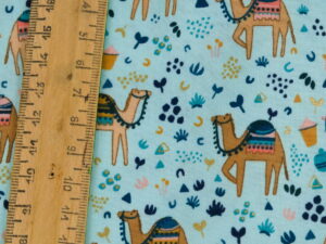 Tissu en coton premium sérigraphié au Japon. Chameaux / Sahara - Atelier Inika.