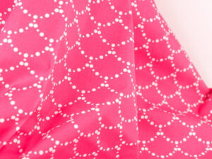Tissu coton imprimé rose vif - motif ondulation graphique retro & vintage - Atelier inika