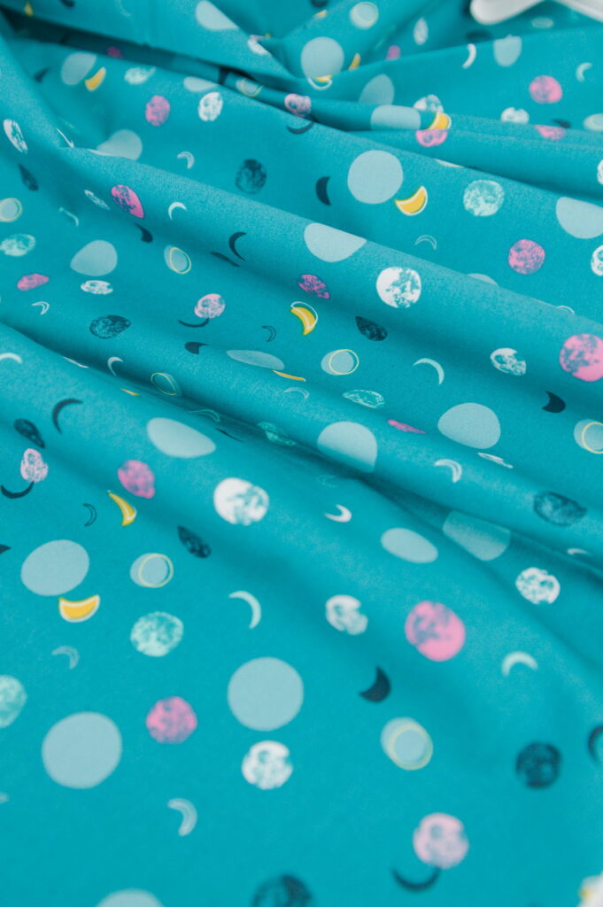 Tissu coton imprimé - lune et espace - Atelier Inika