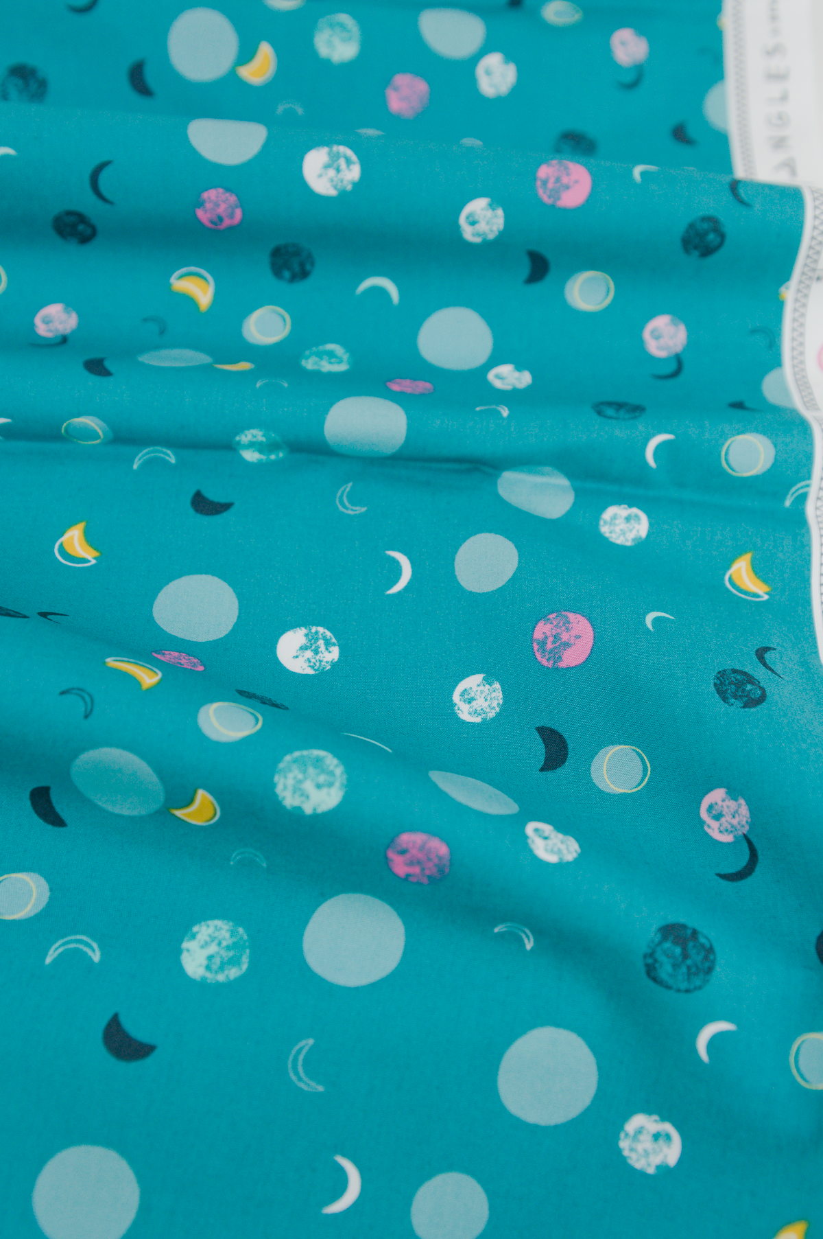 Tissu coton imprimé - lune et espace - Atelier Inika