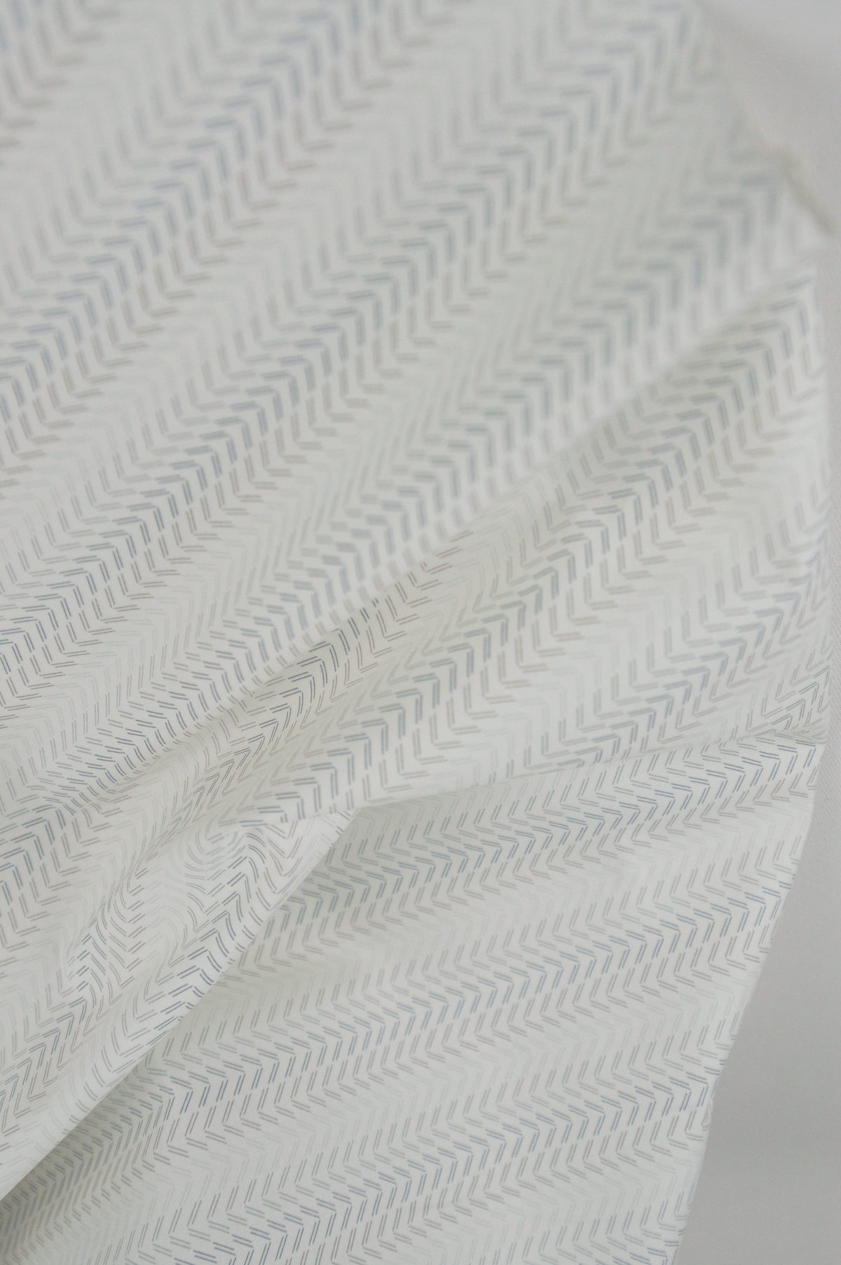 Tissu coton imprime motif délicat graphique - Atelier Inika