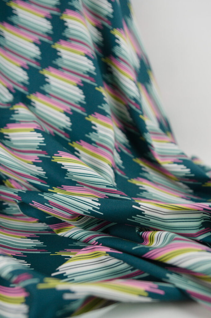 Tissu imprimé graphique moderne en coton au mètre | Atelier Inika