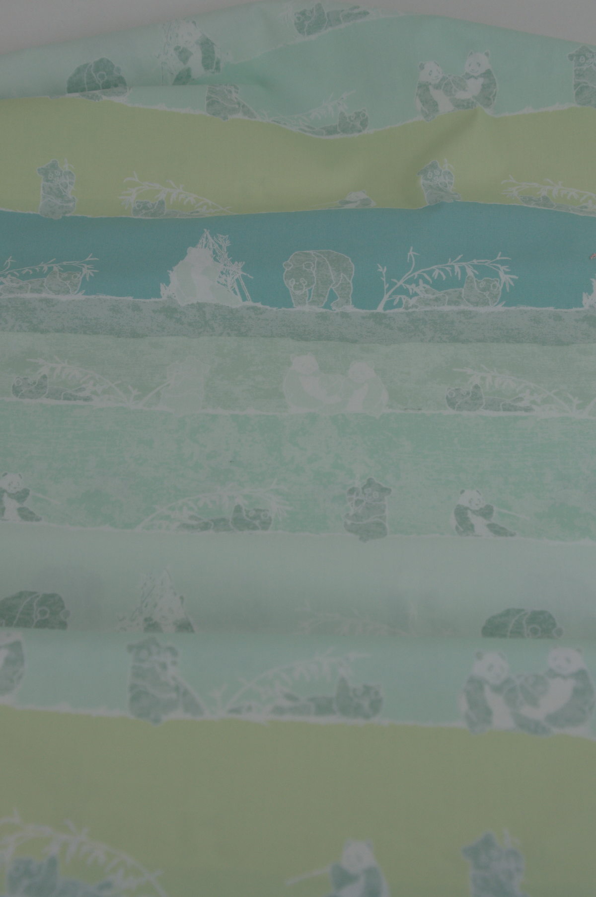 Tissu coton imprimé vert tendre - panda - pour enfants - Atelier Inika