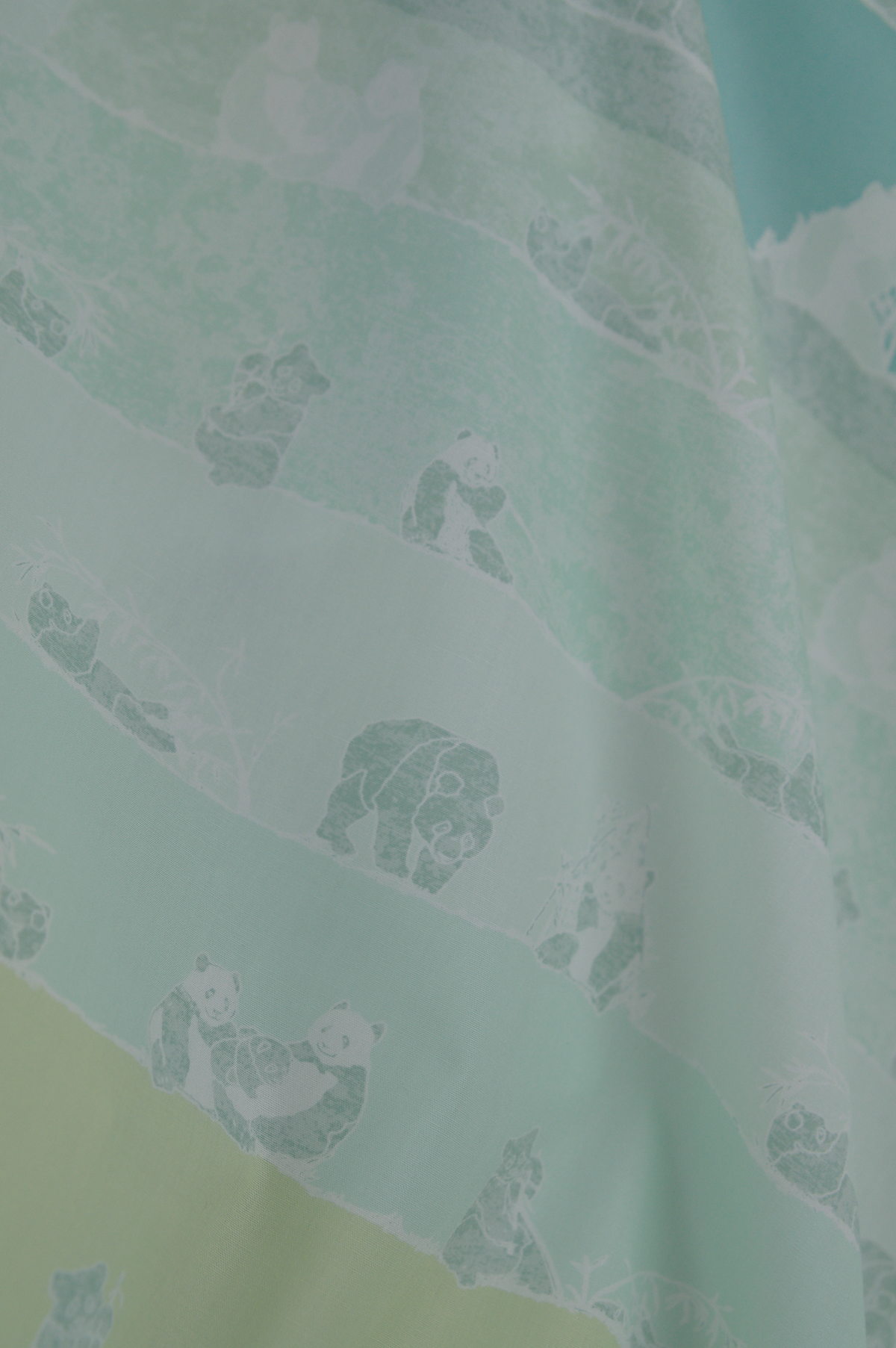 Tissu coton imprimé vert tendre - panda - pour enfants - Atelier Inika