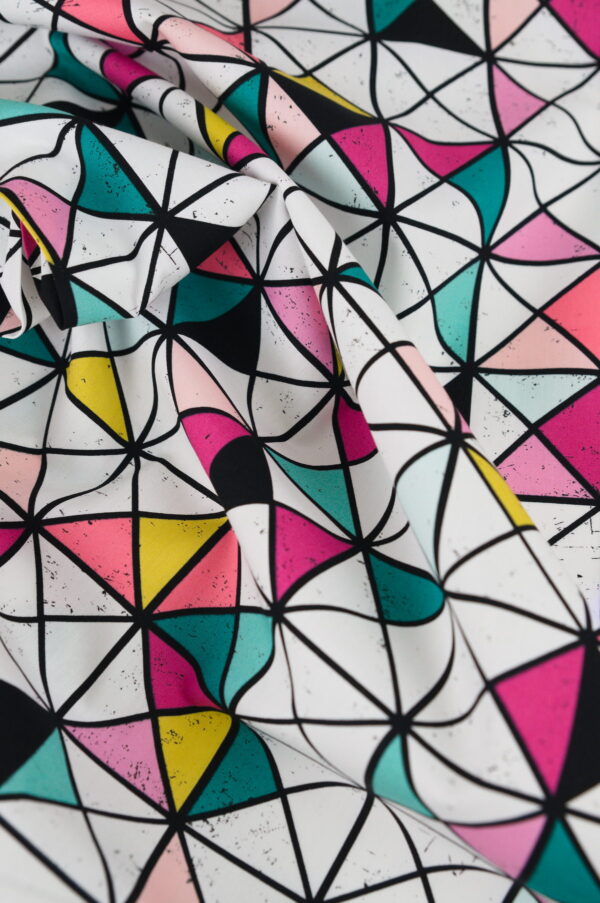 Tissu imprimé motifs géométriques / triangles au mètre | Atelier Inika