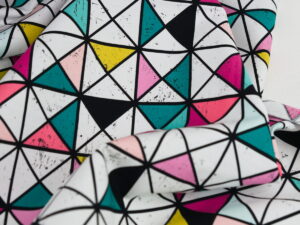 Tissu imprimé motifs géométriques / triangles au mètre | Atelier Inika