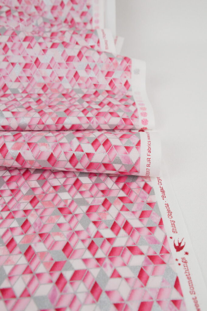 Tissu coton "Sweet Somethings" - Triangles métallisés roses