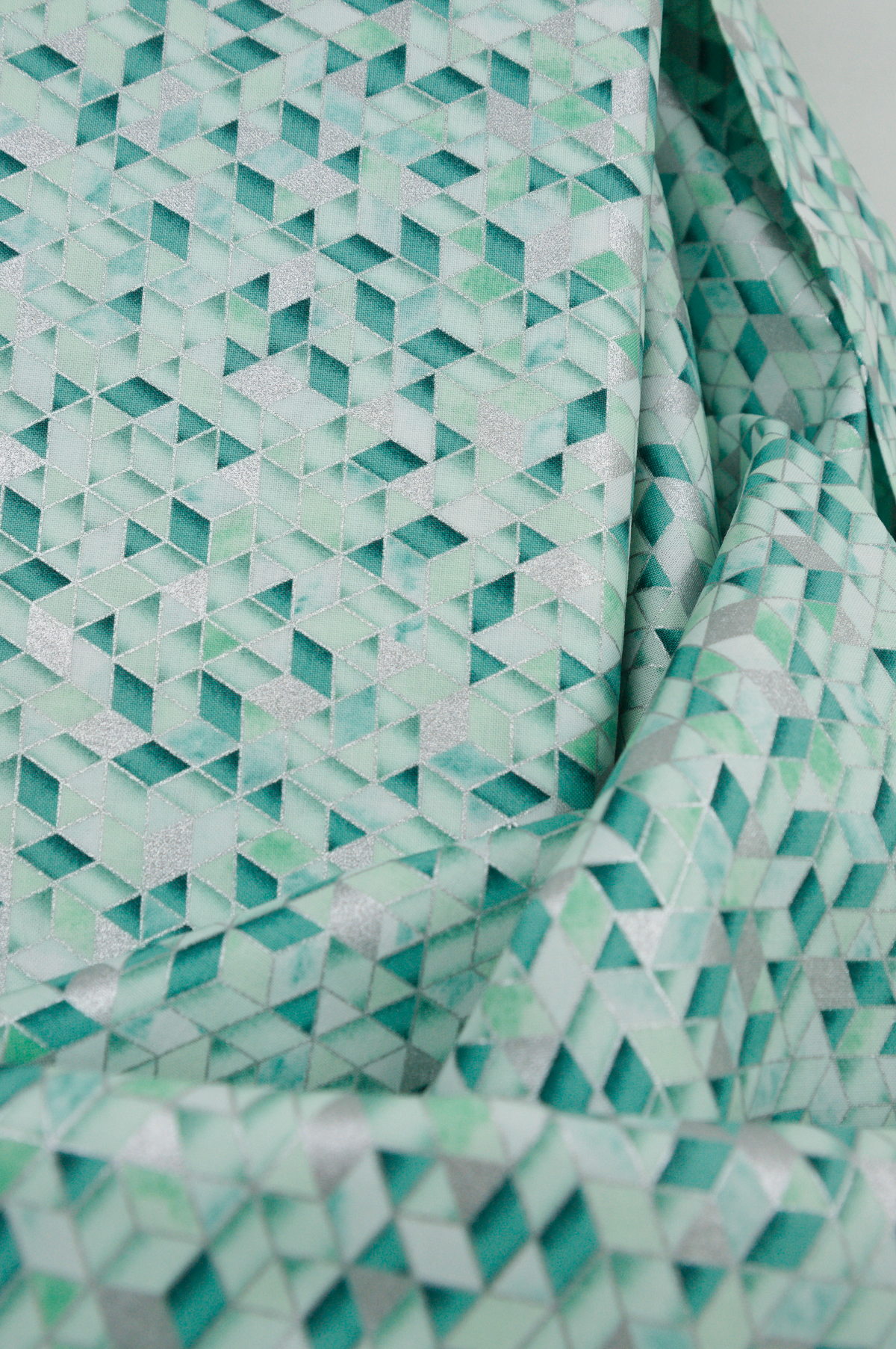 Tissu coton "Sweet Somethings" - Triangles métallisés verts