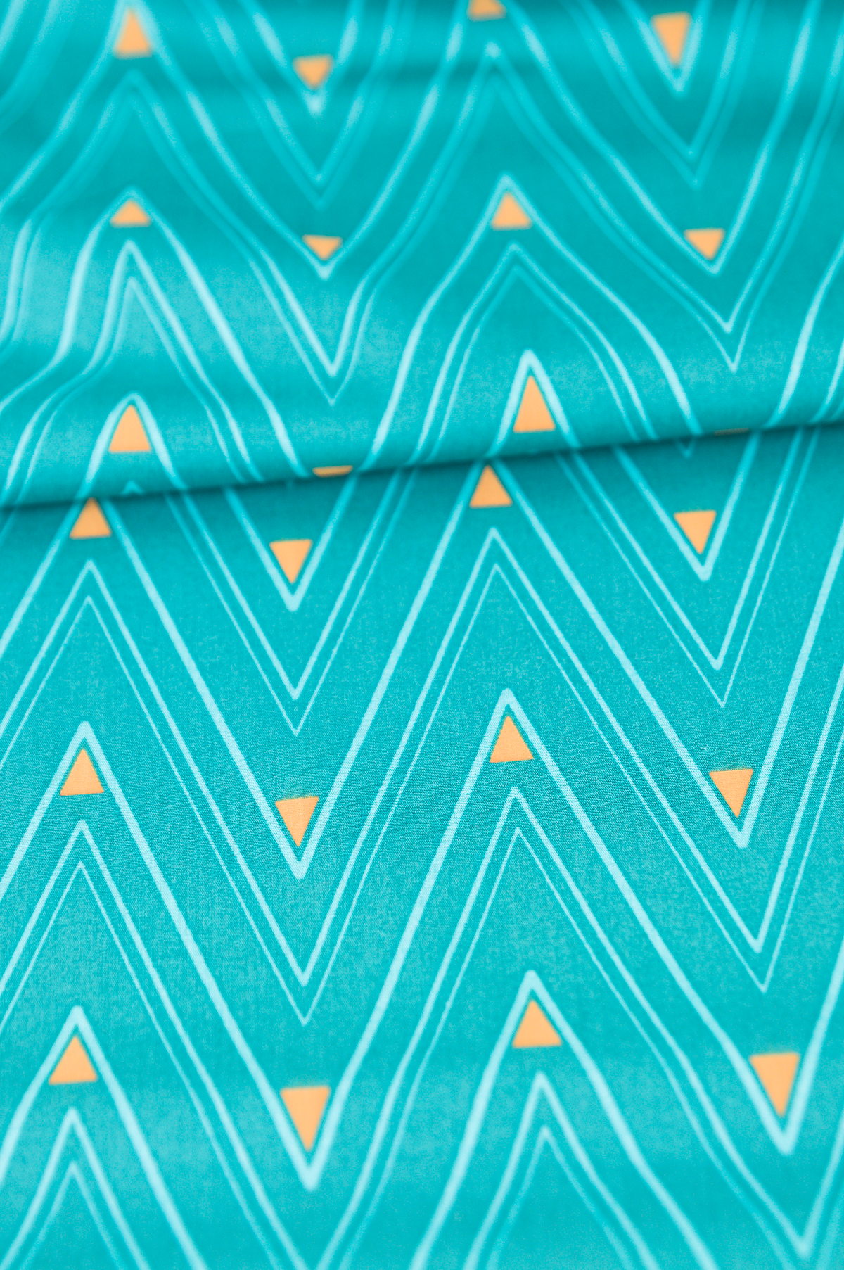 Tissu popeline de coton au mètre - imprimé formes géométriques - triangles - vert jaune bleu - Atelier Inika
