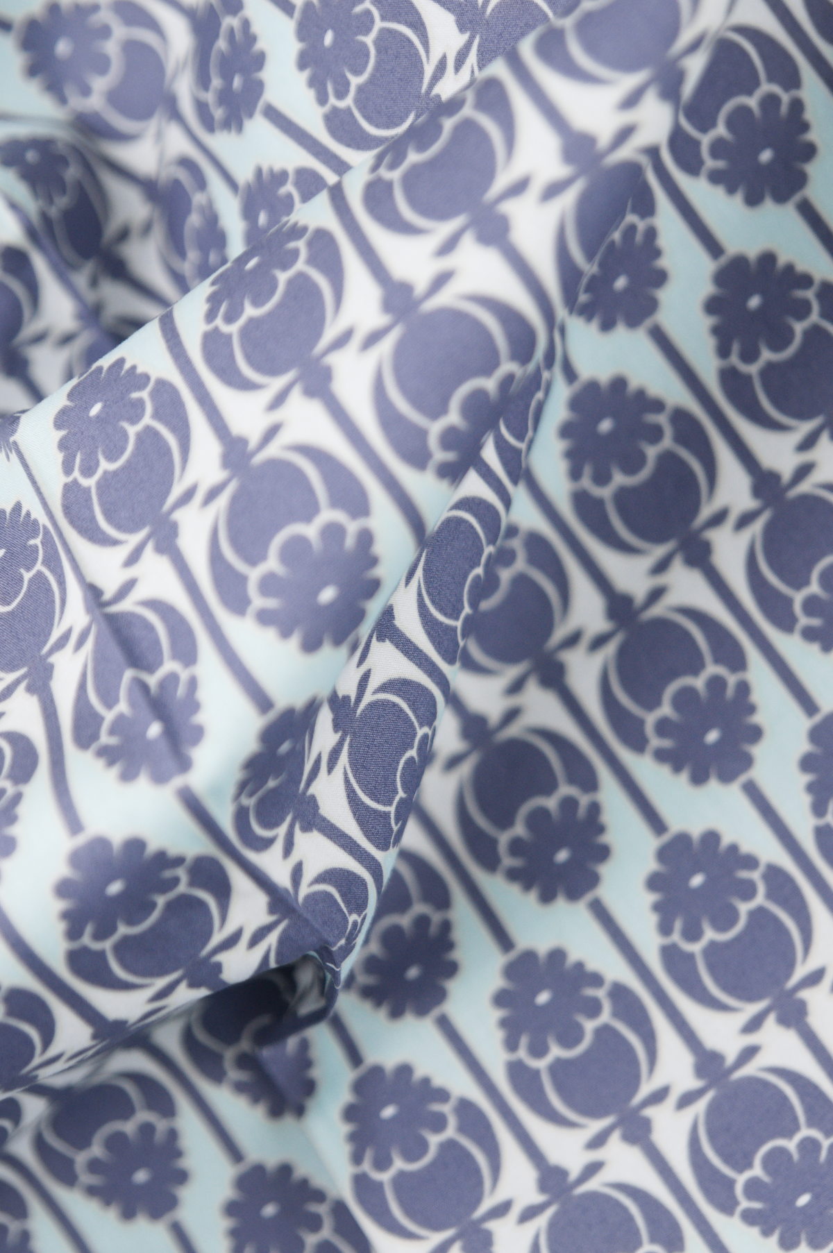 Tissu popeline de coton imprimé - motif cascade - vert menthe - Atelier Inika