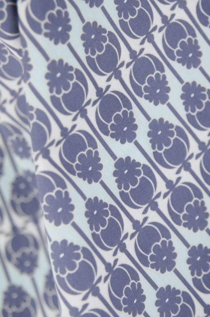 Tissu popeline de coton imprimé - motif cascade - vert menthe - Atelier Inika