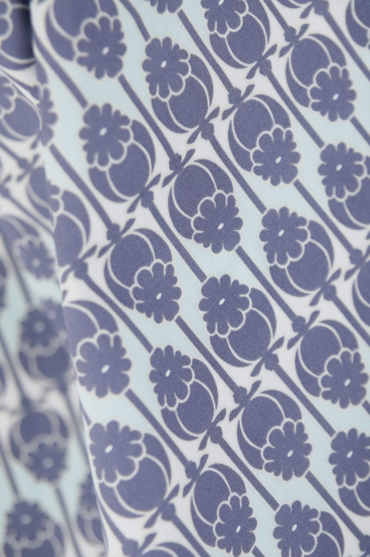 Tissu popeline de coton imprimé - motif cascade - vert menthe - Atelier Inika
