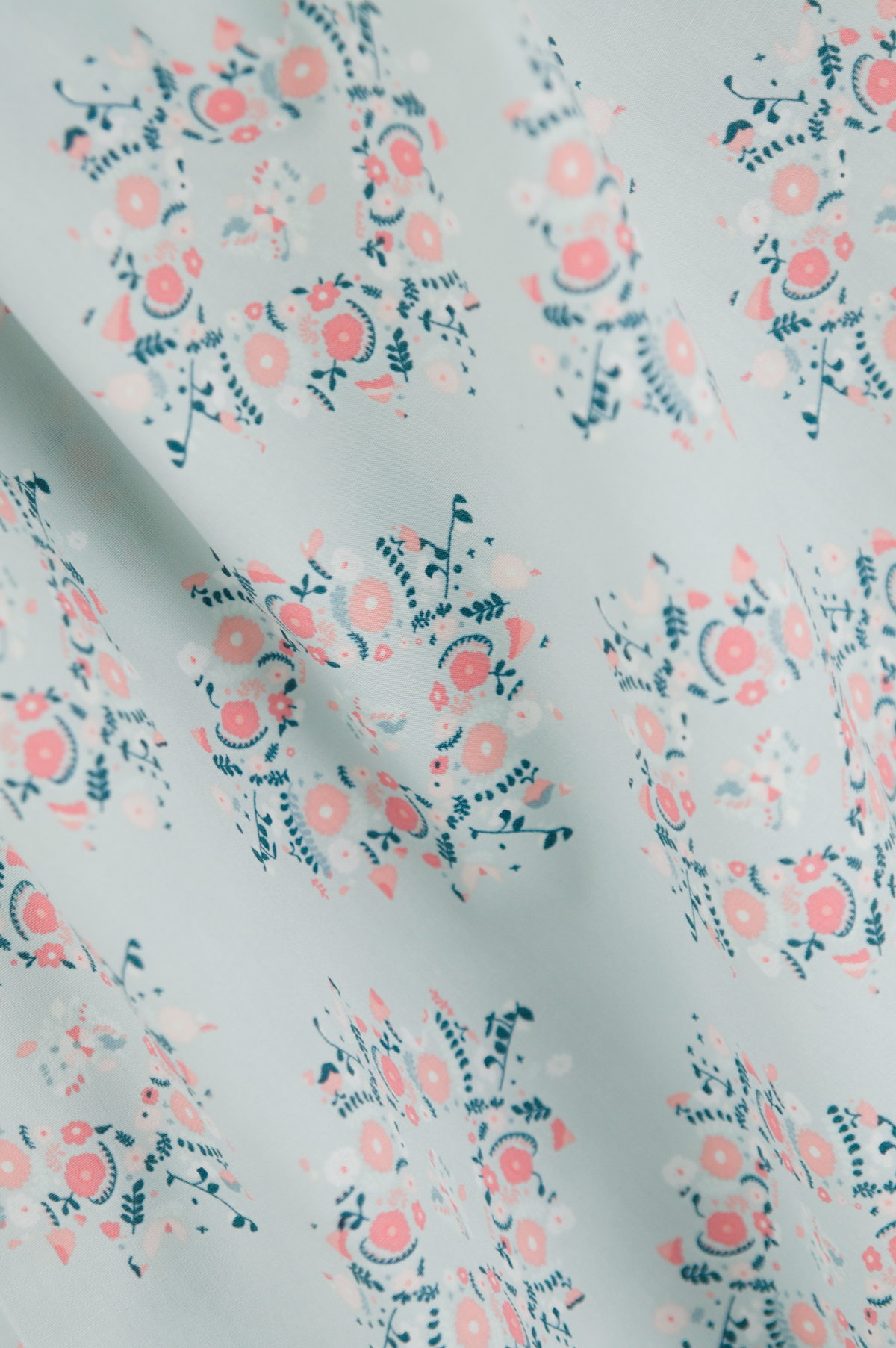 Tissu popeline de coton imprimé - couronnes de fleurs - bleu et rose - vintage chic | Atelier Inika