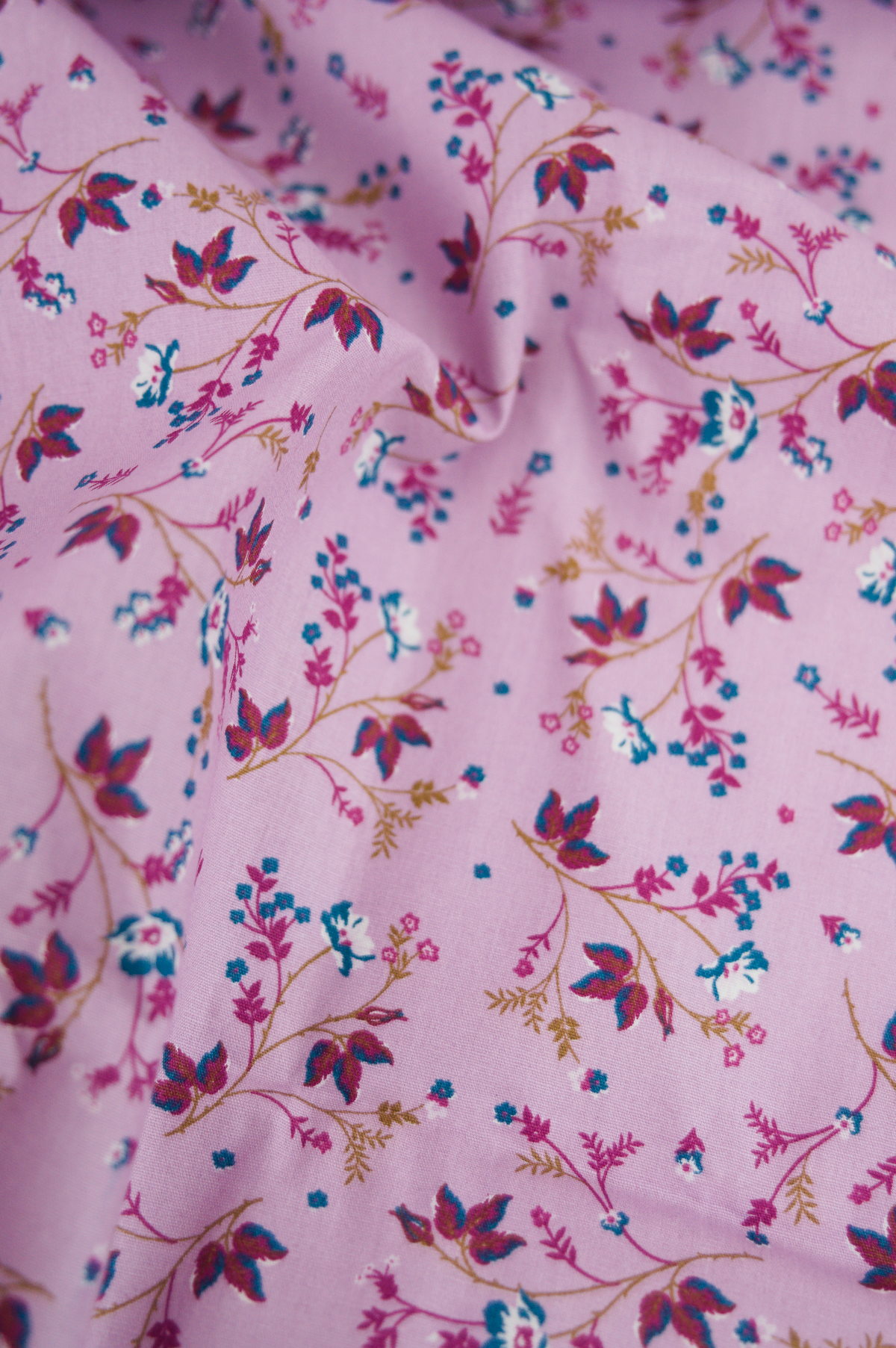 Tissu coton imprimé - fleurs délicats rose - Atelier Inika