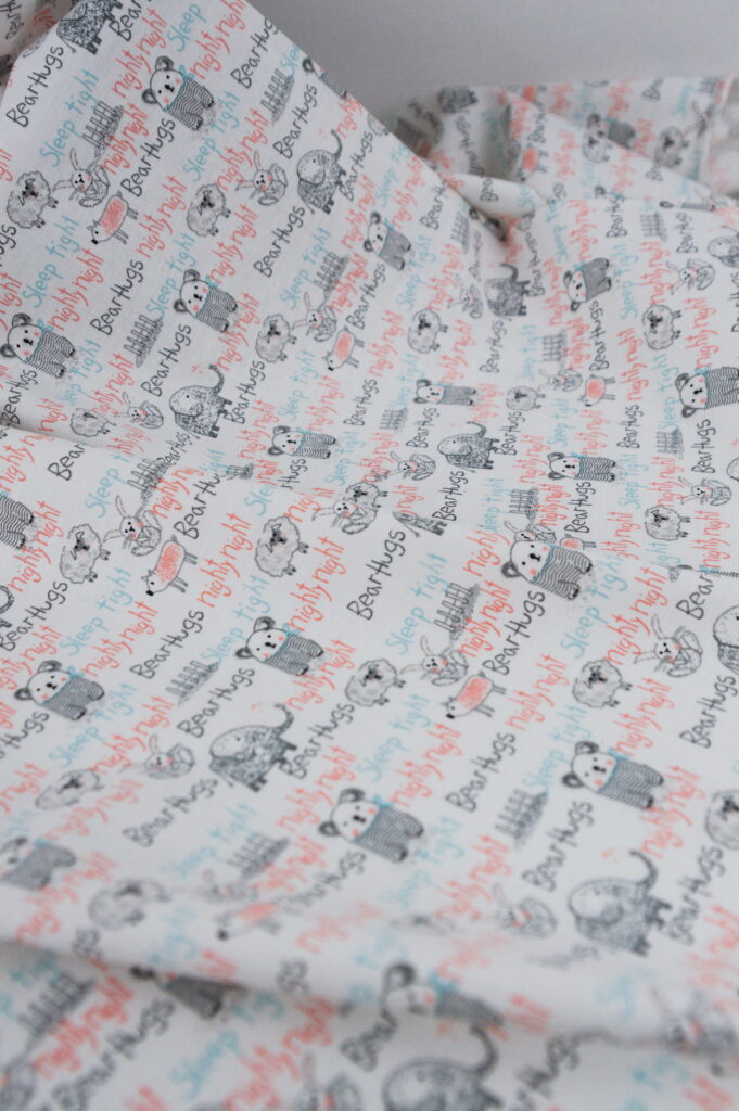 Tissu coton imprimé pour enfant - motif Ours sur fond blanc - Atelier Inika