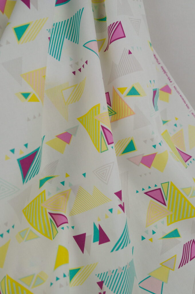 Tissu popeline de coton premium imprimé géométrique - coloré pop et blanc - Atelier Inika