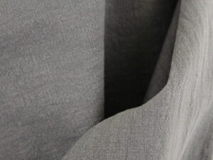 Tissu lin lavé au mètre - gris foncé - Atelier Inika | Mercerie en ligne