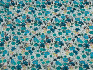 Tissu Popeline de Coton imprimé - fleurs et fruits - bleu blanc - Atelier Inika