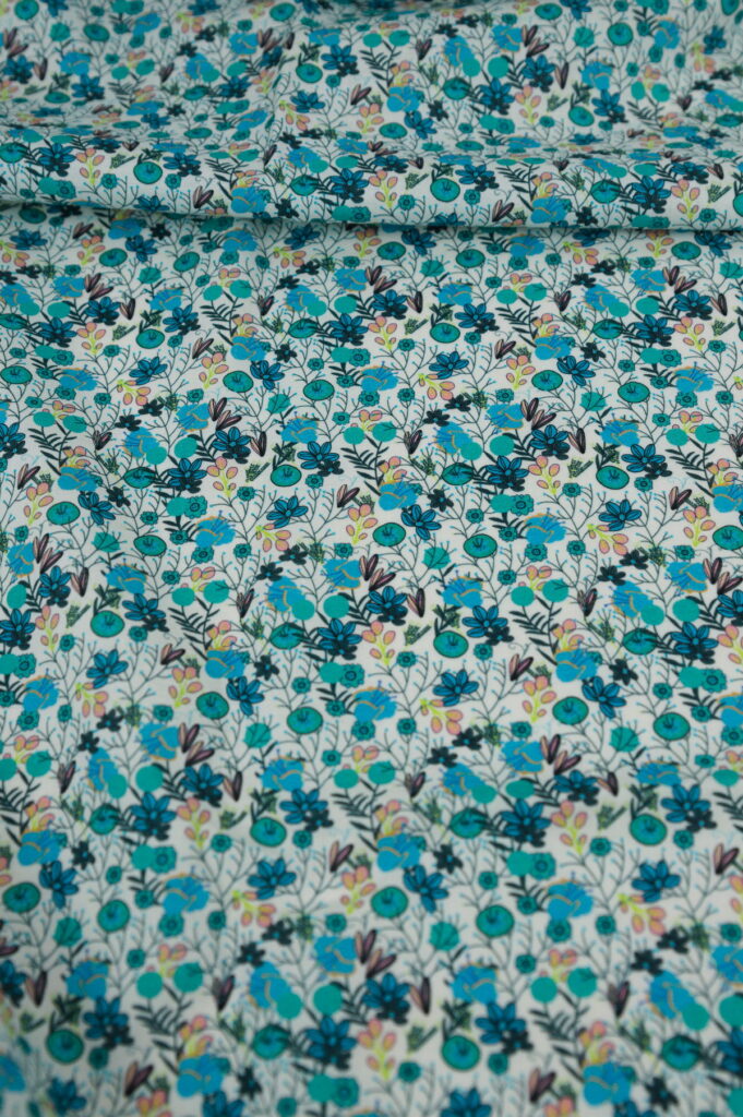 Tissu Popeline de Coton imprimé - fleurs et fruits - bleu blanc - Atelier Inika
