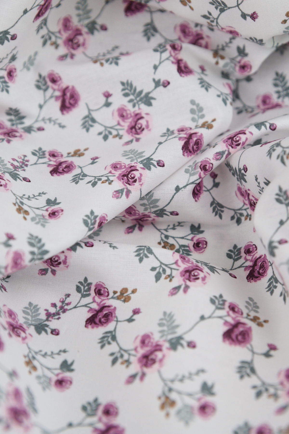 Tissu Popeline "Romance" – Fleurs roses sur fond blanc | 100% Coton au mètre