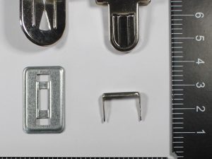Fermeture cartable nickelé 22*30mm