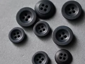 Bouton corozo bleu marine 22 mm – Écoresponsable & élégant | Atelier Inika