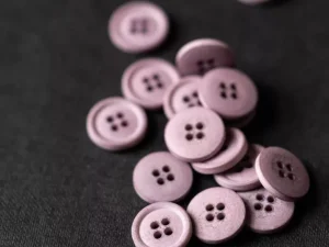 Bouton Merchant Mills 11 mm – Coton naturel, rose poudré | Atelier Inika