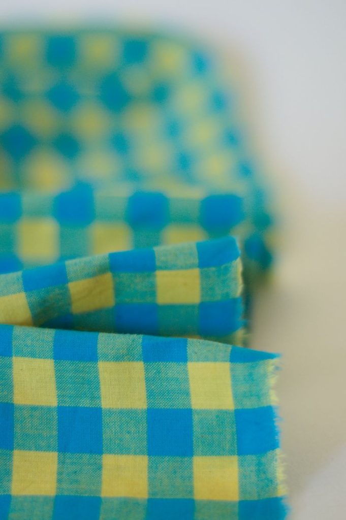 Tissu Khadi coton à carreaux - turquoise et jaune | Atelier Inika | tissus modernes au mètre