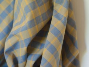 Tissu coton khadi tissé main - carreaux - bleu et doré - Atelier Inika | Tissus modernes