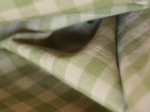 Tissu coton à carreaux - olive et crème - Tissé main, khadi, coton indien - Atelier Inika