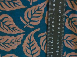 Tissu Khadi Coton Imprimé Feuilles Bleu-Vert et Marron - Tissé Main, 82 g/m2 | Atelier Inika