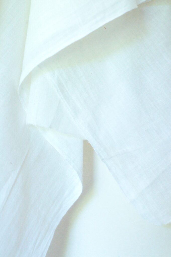 Tissu voile de coton blanc naturel bio tissé main | Khadi mousseline | Tissu coton fin | Atelier Inika