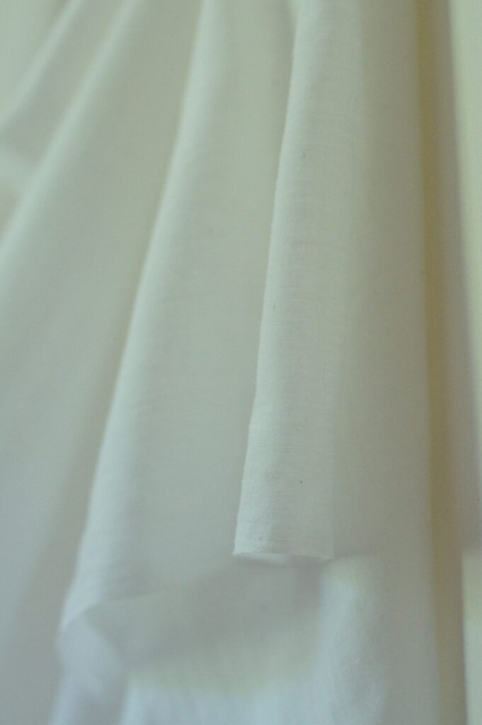 Tissu voile de coton blanc naturel bio tissé main | Khadi mousseline | Tissu coton fin | Atelier Inika