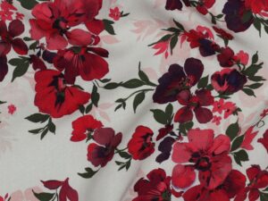 Tissu viscose écologique imprimé fleurs rouge Lenzing Ecovero - Atelier Inika vente de tissus en ligne