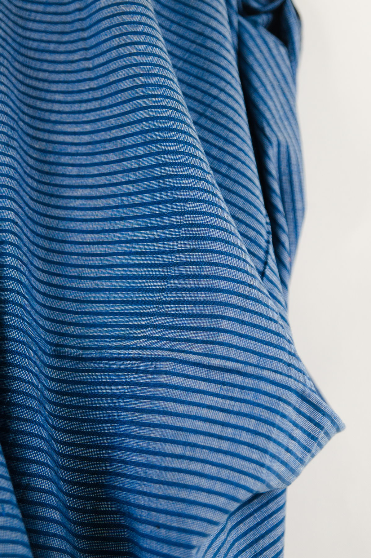 Tissu Khadi coton indien au métre - bleu / blanc - rayures - tissé main - Atelier Inika